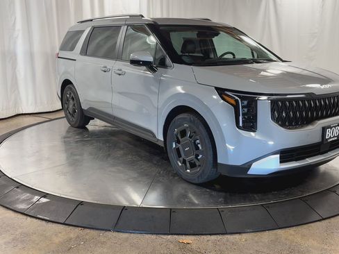 New 2026 Kia Carnival EX image 3