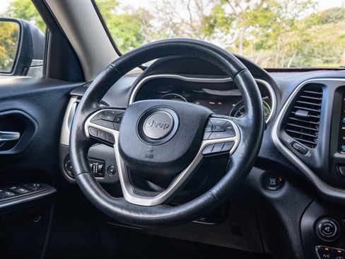 Used 2015 Jeep Cherokee Trailhawk w/ Comfort/Convenience Group image 35