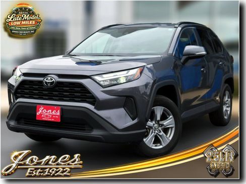 Used 2025 Toyota RAV4 XLE image 1