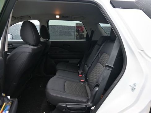 Used 2025 Nissan Pathfinder SV AWD/4WD image 12