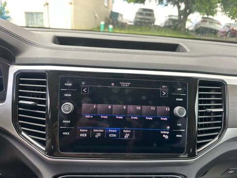 Used 2023 Volkswagen Atlas SE w/ Panoramic Sunroof Package FWD image 44