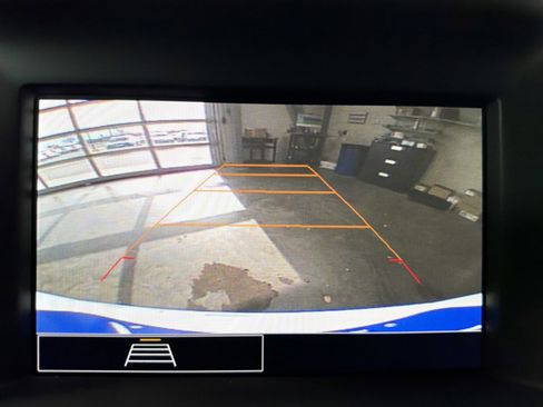 Used 2024 GMC Terrain SLE image 26