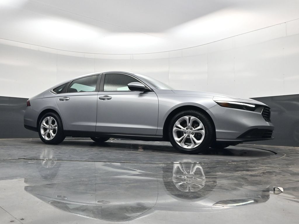 Used 2023 Honda Accord LX image 24
