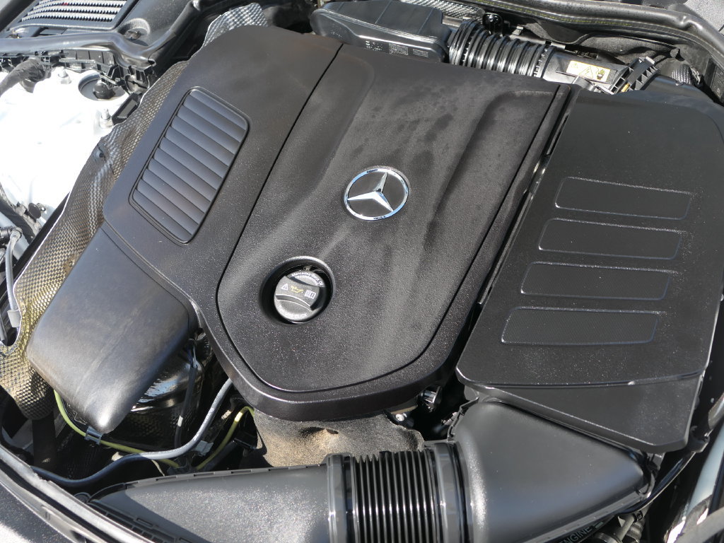 Used 2025 Mercedes-Benz C 300 Sedan image 28