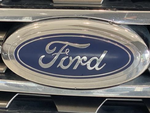 Used 2019 Ford Expedition XLT w/ Equipment Group 201A AWD/4WD image 10