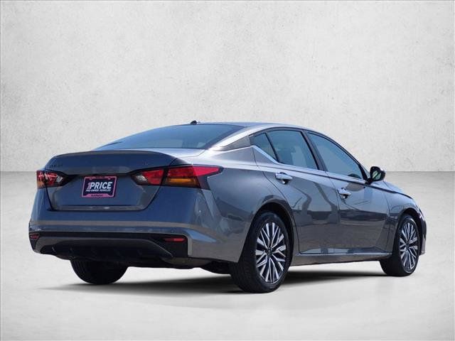 Used 2025 Nissan Altima 2.5 SV FWD image 5
