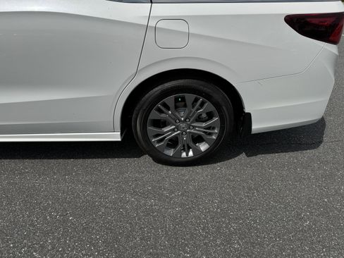 New 2026 Honda Odyssey Touring image 26