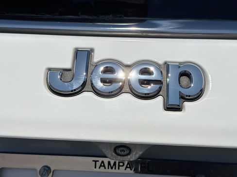 Used 2023 Jeep Compass Limited AWD/4WD image 11