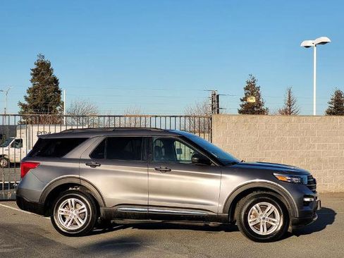 Certified 2024 Ford Explorer XLT w/ Equipment Group 202A image 3