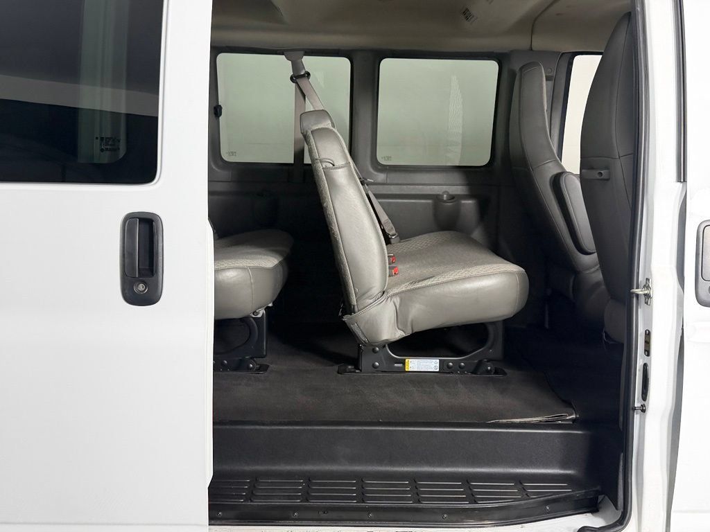 Used 2025 Chevrolet Express 3500 LT w/ LT Preferred Equipment Group RWD image 23