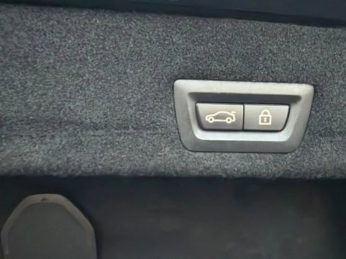 Used 2017 BMW 750i 750i Sedan 4D image 64