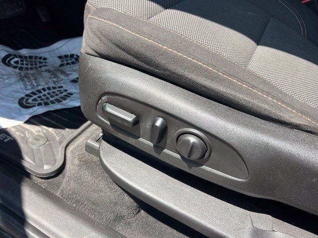Used 2019 Chevrolet Traverse LT FWD image 20