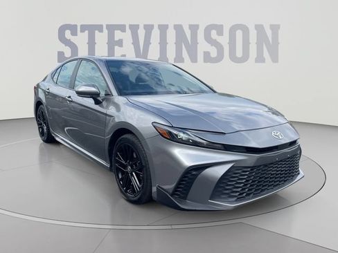 Used 2025 Toyota Camry SE w/ Convenience Package AWD/4WD image 7