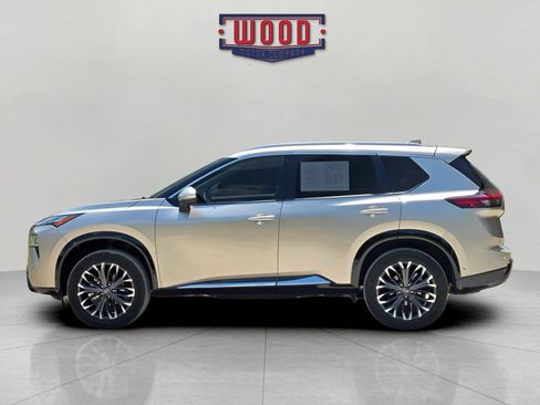 Used 2025 Nissan Rogue Platinum FWD image 4