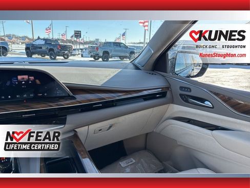 Used 2024 Cadillac Escalade ESV Sport Platinum AWD/4WD image 44