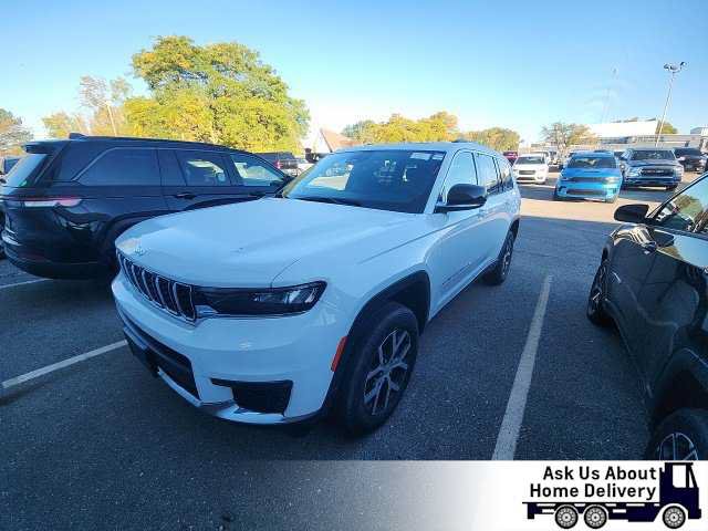 Used 2023 Jeep Grand Cherokee L Limited AWD/4WD image 1
