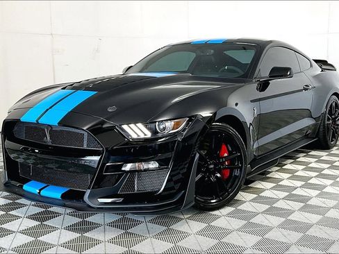 Used 2021 Ford Mustang Shelby GT500 w/ Technology Package image 2