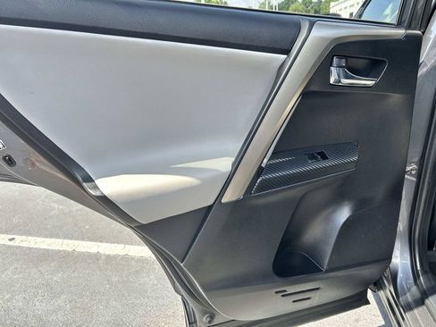 Used 2015 Toyota RAV4 Limited FWD image 12