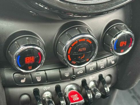 Used 2019 MINI Cooper 4-Door Hardtop w/ Premium Package image 22