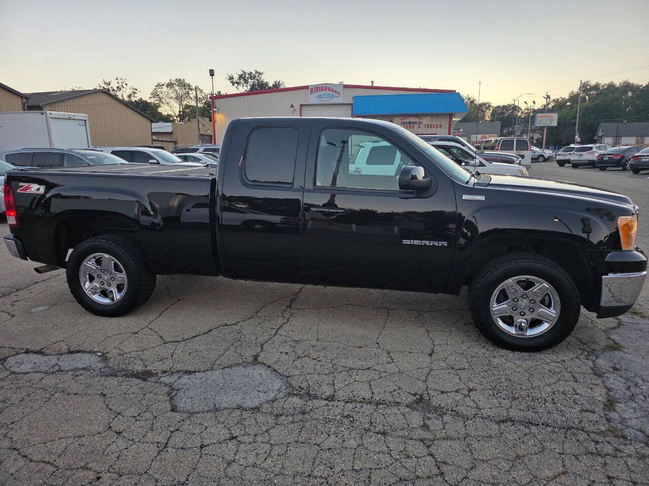 Used 2012 GMC Sierra 1500 SLE w/ All-Terrain Package AWD/4WD image 2