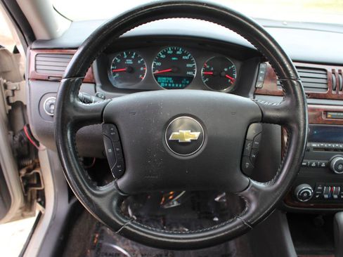Used 2011 Chevrolet Impala LT w/ Luxury Edition Package image 21