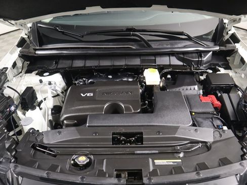 Used 2024 Nissan Pathfinder SL w/ Black Appearance Package image 29