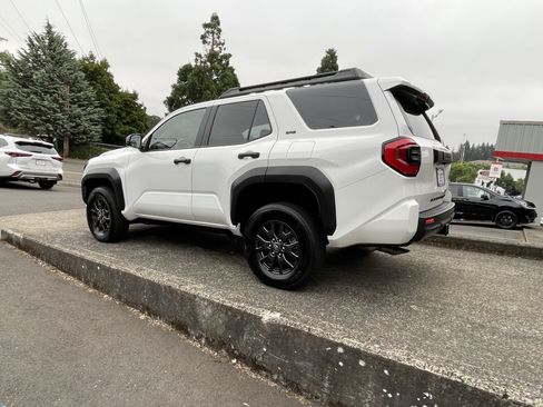 Certified 2026 Toyota 4Runner SR5 AWD/4WD image 5