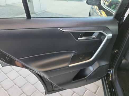 Used 2021 Toyota RAV4 XLE image 28