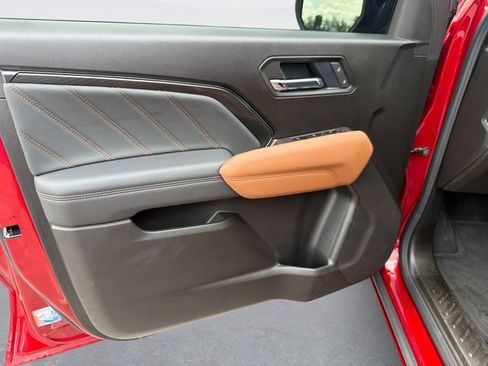 Used 2025 GMC Canyon AT4 AWD/4WD image 18