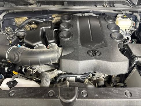 Used 2024 Toyota 4Runner TRD Off-Road AWD/4WD image 9