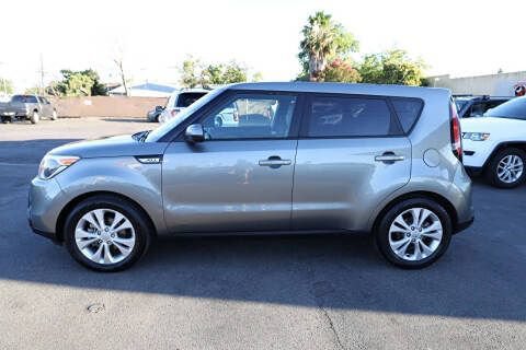 Used 2015 Kia Soul + FWD image 6