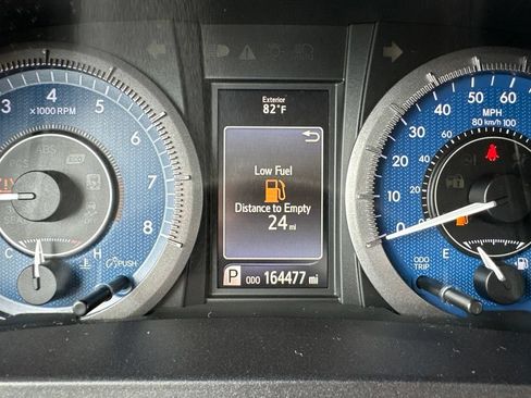 Used 2017 Toyota Sienna XLE w/ XLE Navigation Package FWD image 48