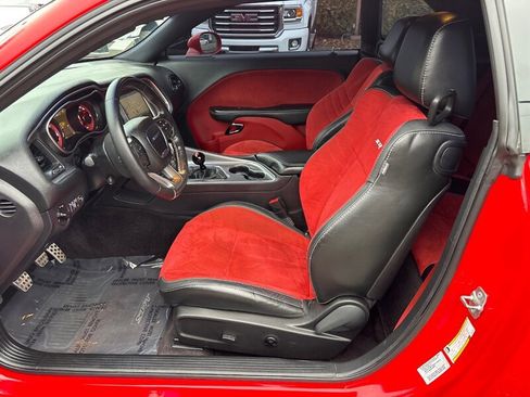 Used 2016 Dodge Challenger SRT Hellcat image 14