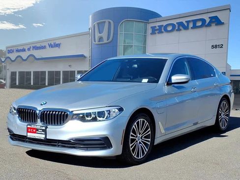 Used 2019 BMW 530e w/ Convenience Package image 1