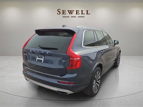 Used 2021 Volvo XC90 T6 Momentum w/ Advanced Package image 4