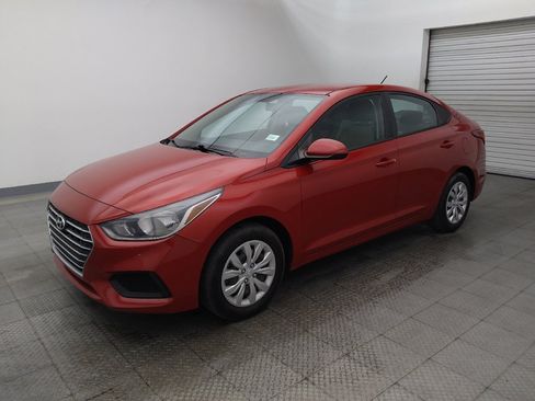Used 2022 Hyundai Accent SE FWD image 2