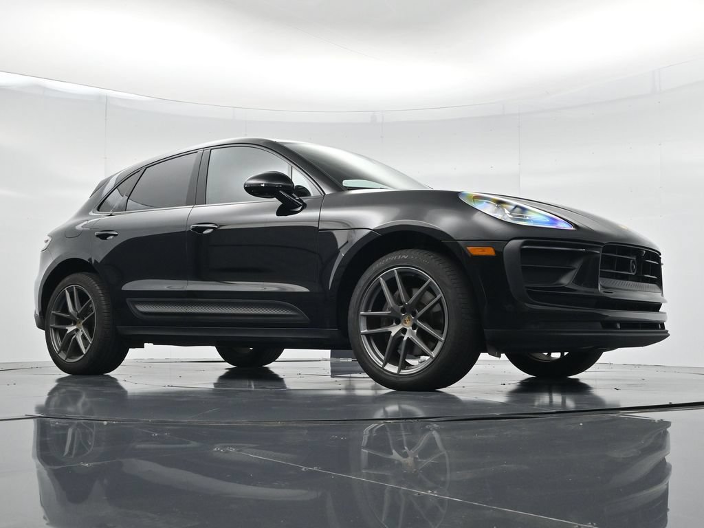 Certified 2023 Porsche Macan AWD/4WD image 21