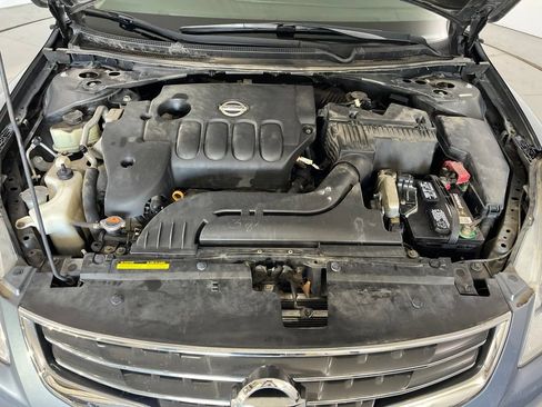 Used 2010 Nissan Altima 2.5 S FWD image 9
