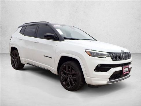 Used 2024 Jeep Compass Limited w/ High Altitude Package image 6