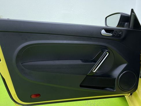 Used 2015 Volkswagen Beetle 1.8T image 16