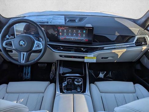 New 2026 BMW X7 M60i image 16