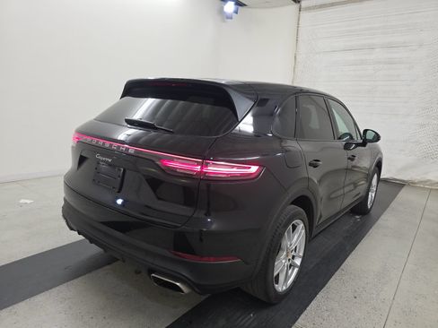 Used 2023 Porsche Cayenne AWD/4WD image 6