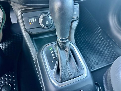 Used 2023 Jeep Renegade Latitude image 27