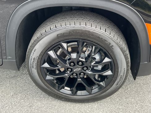 Used 2024 Chevrolet Traverse LT w/ Midnight/Sport Edition FWD image 13