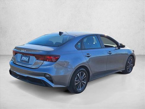 Used 2024 Kia Forte LXS w/ LXS Technology Package image 5