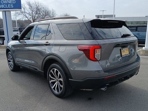 Certified 2023 Ford Explorer ST-Line w/ Class IV Trailer Tow Package image 5