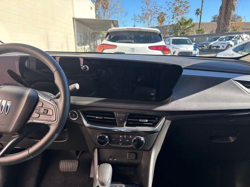 Used 2025 Buick Encore GX Preferred image 18