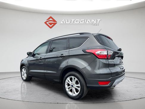 Used 2018 Ford Escape SE image 4