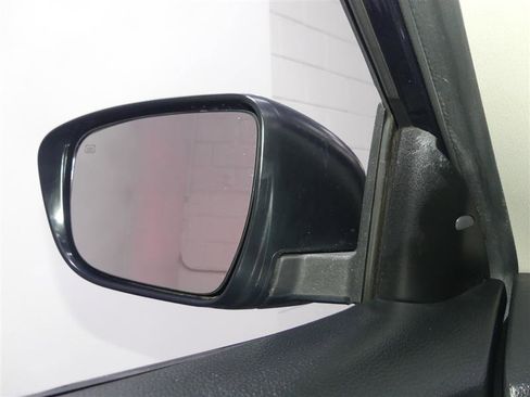 Used 2016 Nissan Rogue SV w/ SV Premium Package image 13