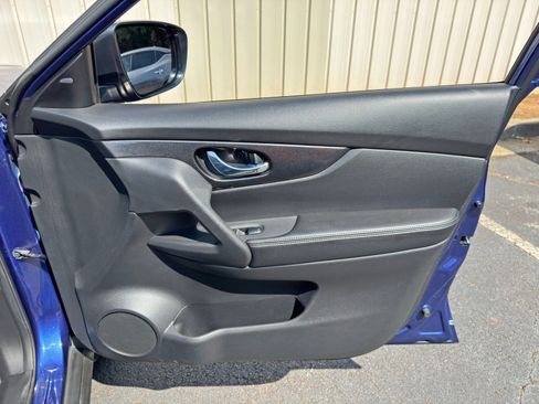 Used 2017 Nissan Rogue S AWD/4WD image 36